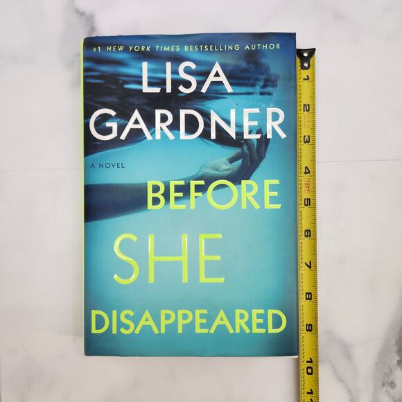Lisa Gardner book "Before she disappeared" Best selling Author mystery thriller - Picture 2 of 8